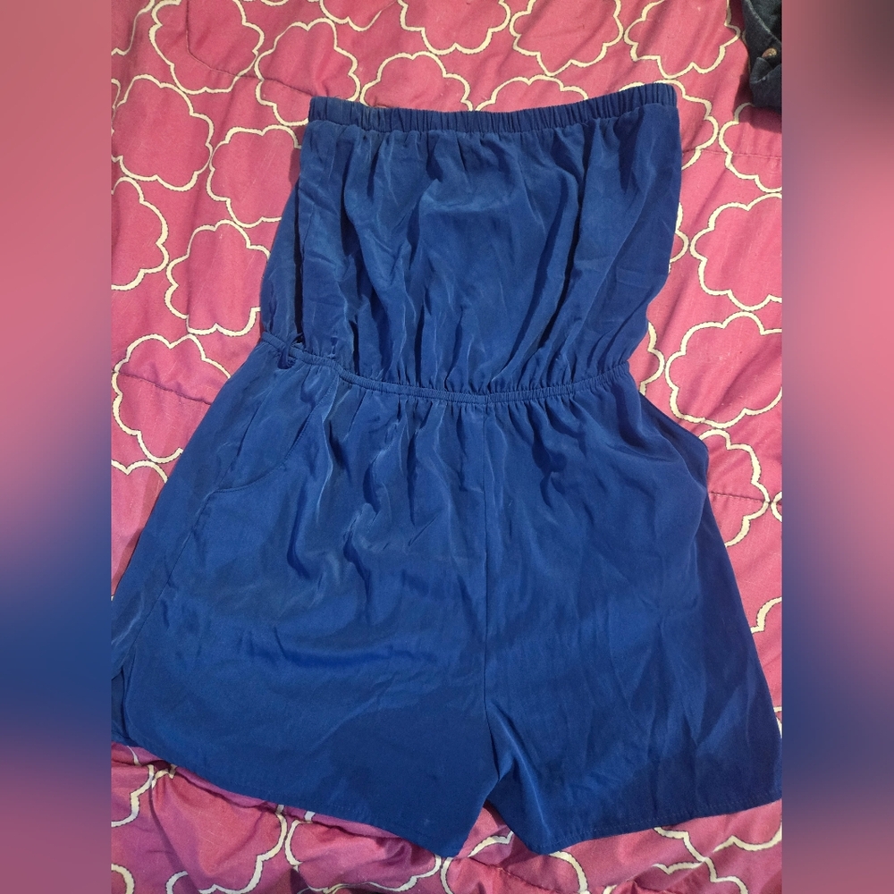 Size Medium Forever 21 Blue Strapless Romper. Pockets On Front.
